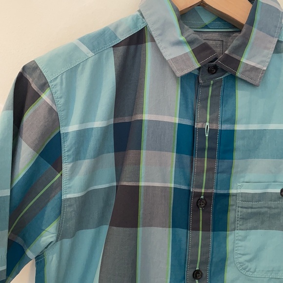 Short sleeve button down shirt - Picture 5 of 5